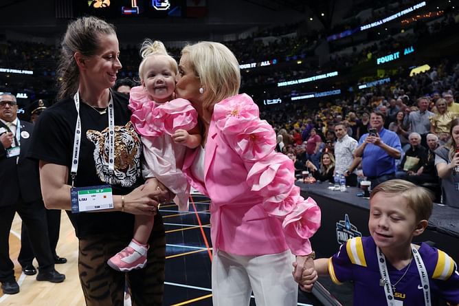 Kim Mulkey sends holiday greetings as LSU HC celebrates Easter with family