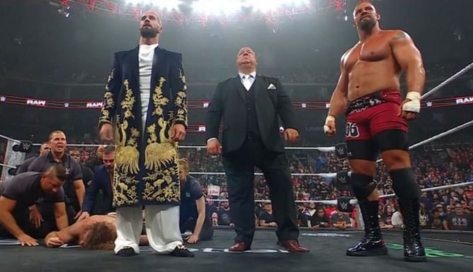 WWE Raw में पूर्व चैंपियन को दोस्त से मिला धोखा, Roman Reigns-CM Punk के बाद अब एक और स्टार हुआ टॉप फैक्शन का शिकार