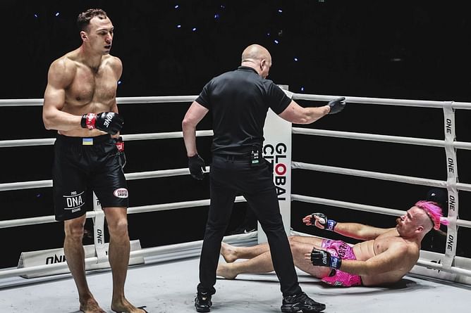 WATCH: Champ-champ Roman Kryklia flaunts his ungodly power in brutal KO finish of Lyndon Knowles at ONE Fight Night 30