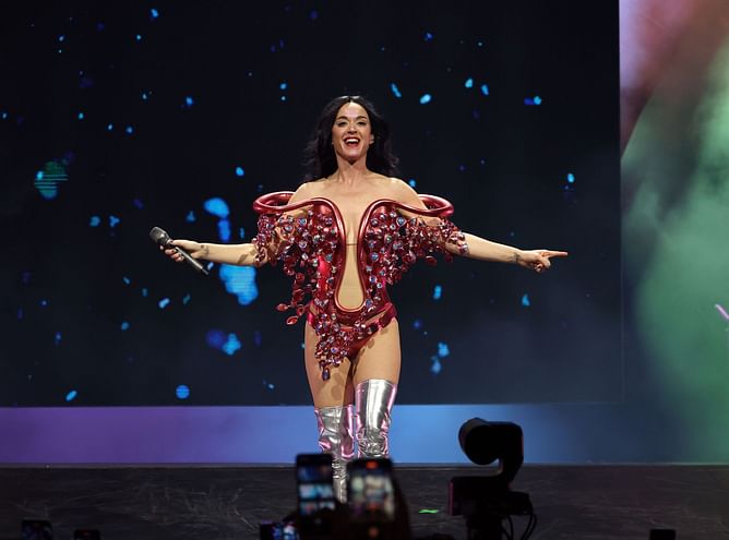 Which songs did Katy Perry perform at the North American 'Lifetimes' tour? Complete setlist explored