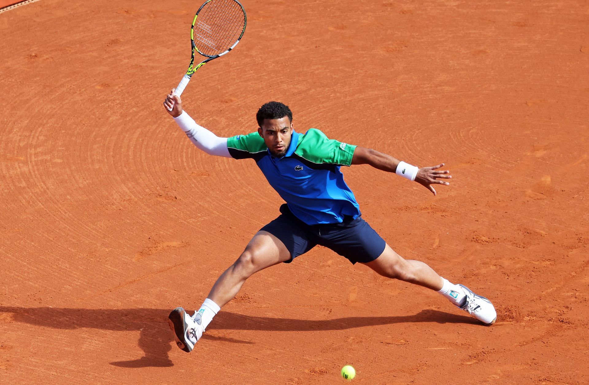 Arthur Fils plays during the match against Pedro Martinez on Day Three of the Barcelona Open. Source: Getty