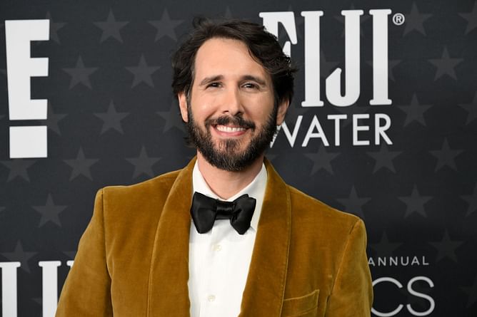 "I’ll be your fan"—American Idol guest mentor Josh Groban praises contestant Amanda Barise's Wicked cover