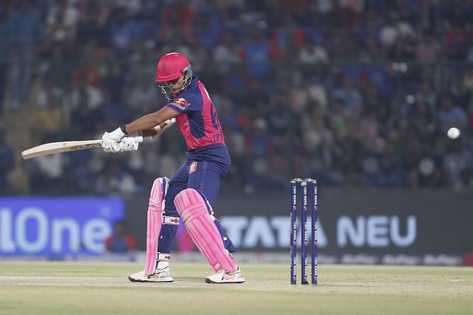Yashasvi Jaiswal smashes Mitchell Starc for three consecutive boundaries to reignite rivalry in DC vs RR IPL 2025 match [Watch]