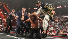 WWE Raw में Seth Rollins ने The Rock की तरह इशारा करके चौंकाया, मिले बहुत बड़े हिंट; देखें वीडियो