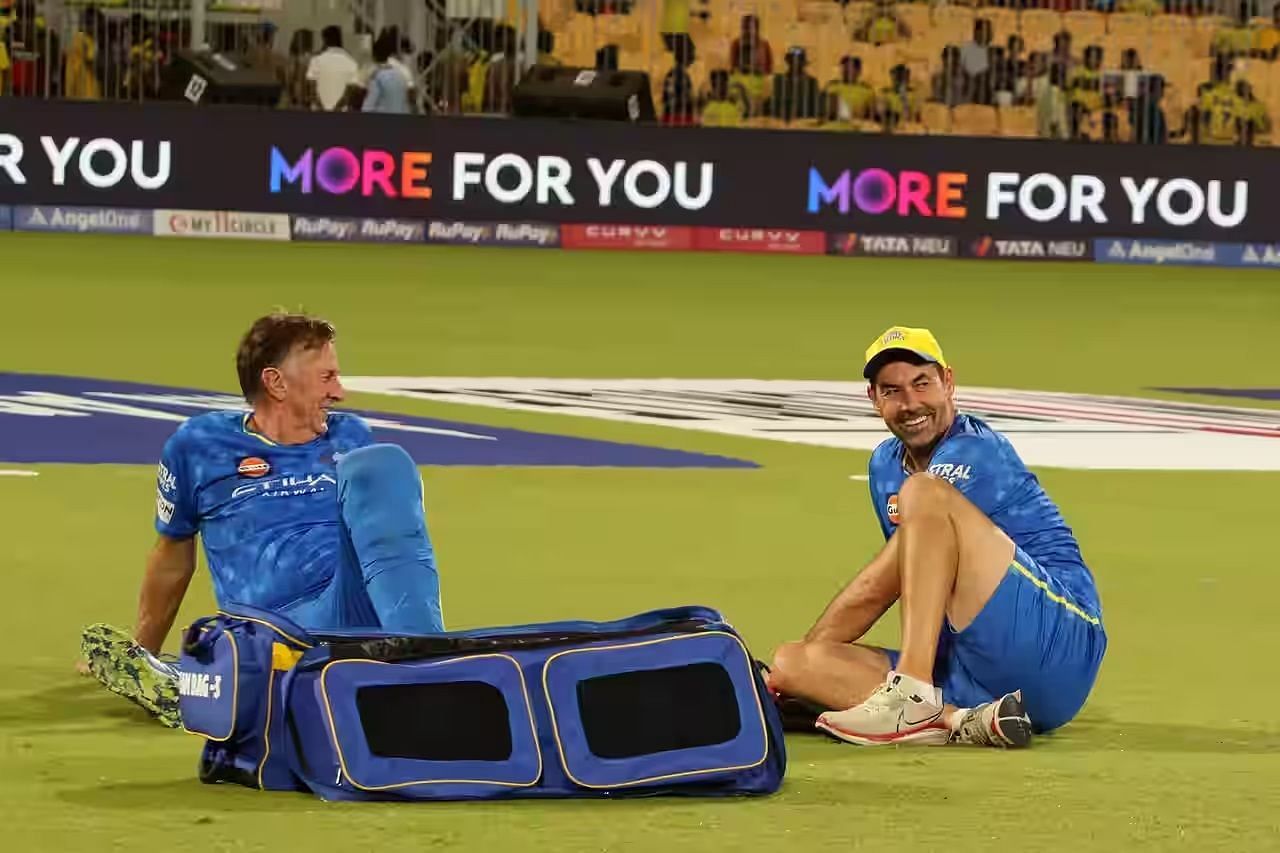 Stephen Fleming (right) was unhappy with the Chepauk pitch used for CSK&#039;s IPL 2025 clash vs RCB. [P/C: ipolt20.com]