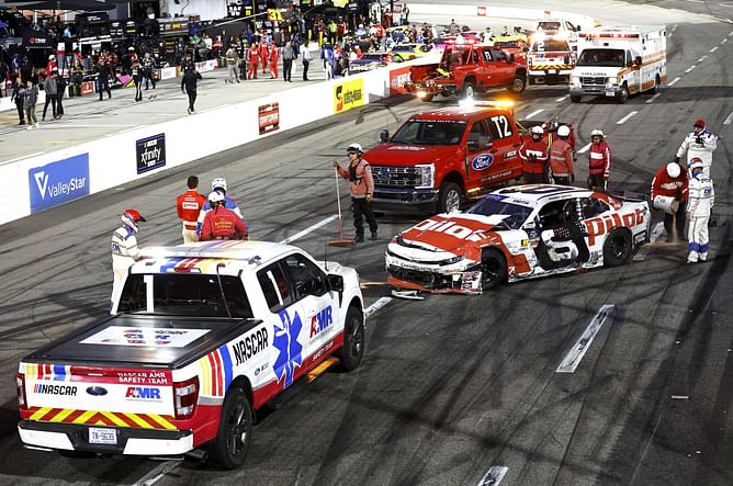 Veteran NASCAR spotter drops 4-word reaction to JR Motorsports’ decision after NASCAR’s hefty penalty for Sammy Smith