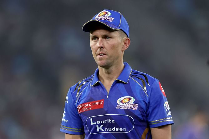 IPL 2025: Predicting 3 players who could pick up the most wickets in today’s MI vs RCB match ft. Trent Boult