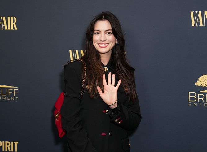 "Take the ugly hat off" - MLB fans split over Anne Hathaway rocking Yankees merch