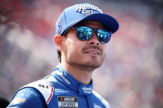 Kevin Harvick makes feelings known on Kyle Larson and Jeff Gordon’s special honor to Jon Edwards’ family