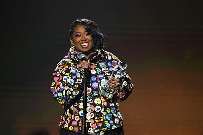 "What in the transformer is this" — Missy Elliott leaves internet in awe as she transforms from a car to a robot during Coachella performance