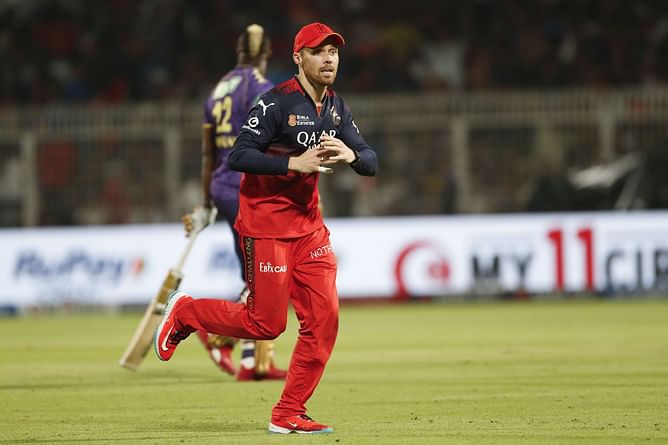 Phil Salt saves a six with a stunning leaping effort on the boundary ropes in RR vs RCB IPL 2025 match [Watch]