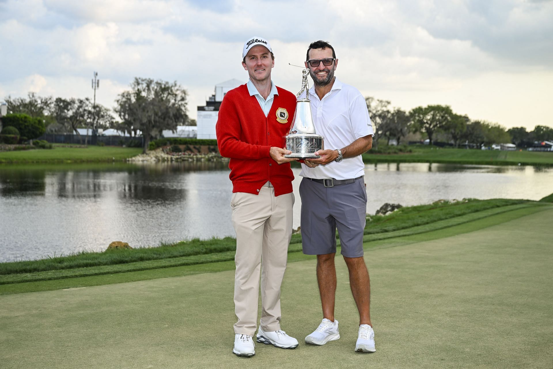Russell Henley Caddie