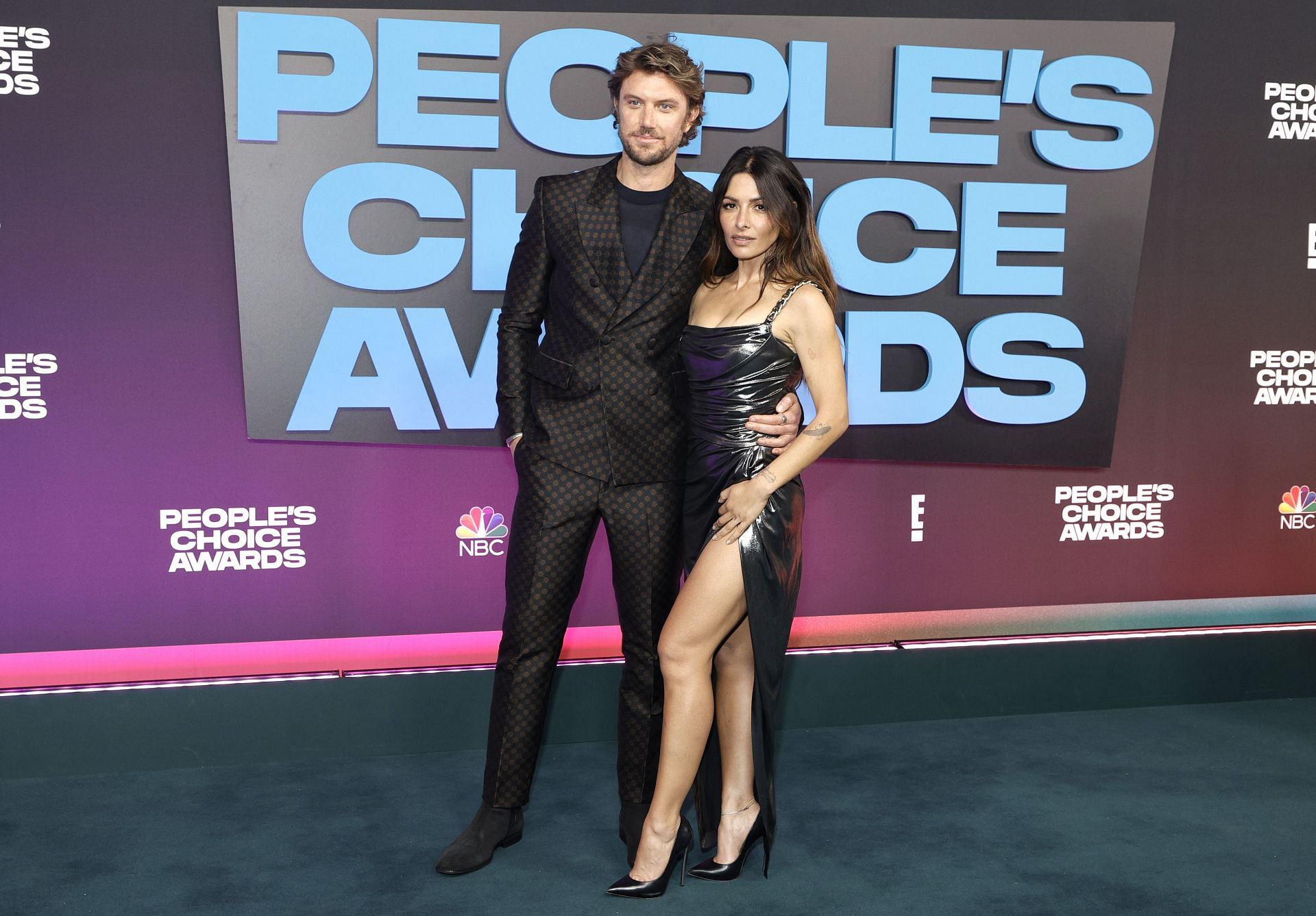 The couple at the 47th Annual People&#039;s Choice Awards (Image via Getty)