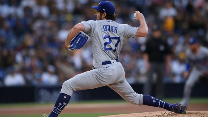 Trevor Bauer pulls out a rare college-era pitch for pitching duel