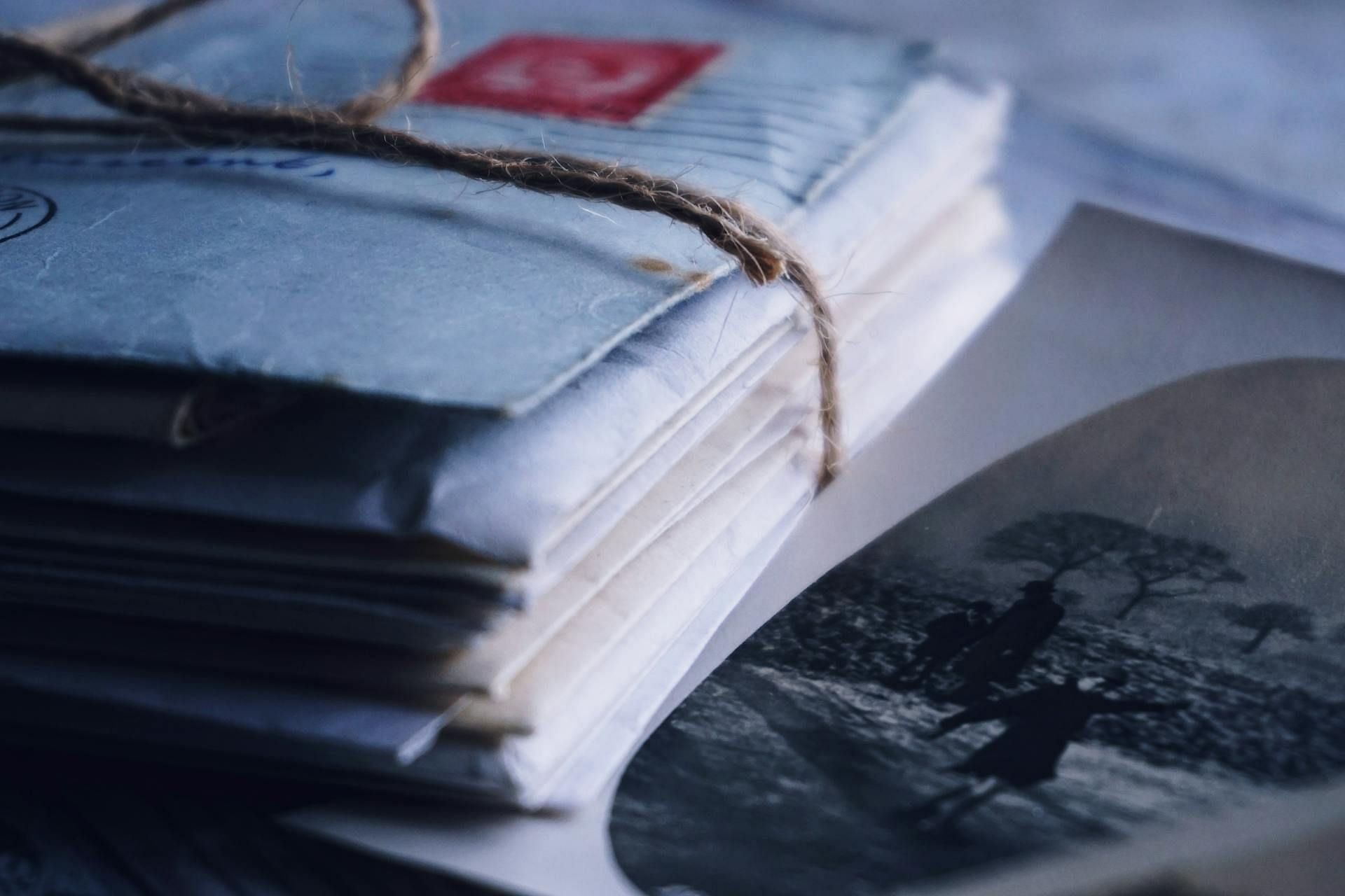 Investigators received anonymous letters claiming to be from the murderer (Image via Pexels)