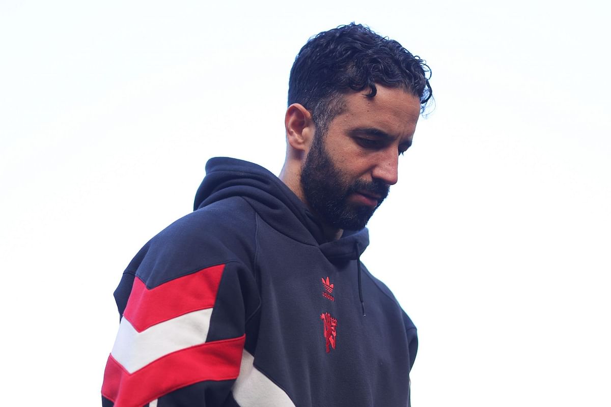 Pundit slams Manchester United for plans to sell star player; urges Rubem Amorim to block transfer
