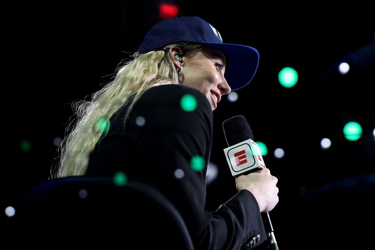 "She's their new Luka": Fans at odds as Paige Bueckers’ post dwarfs NBA No. 1 pick’s by over staggering 1000%