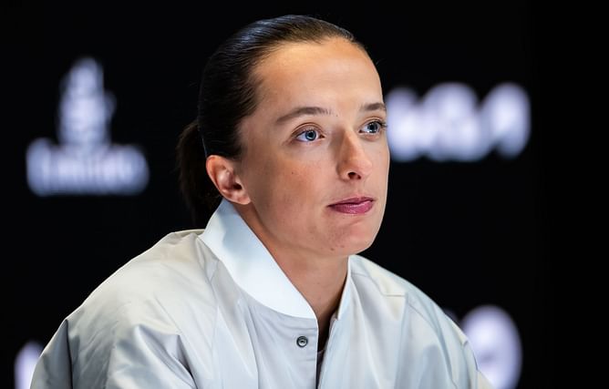 Serena Williams' ex-coach gives ominous prediction for Iga Swiatek in clay swing with French Open title defense looming