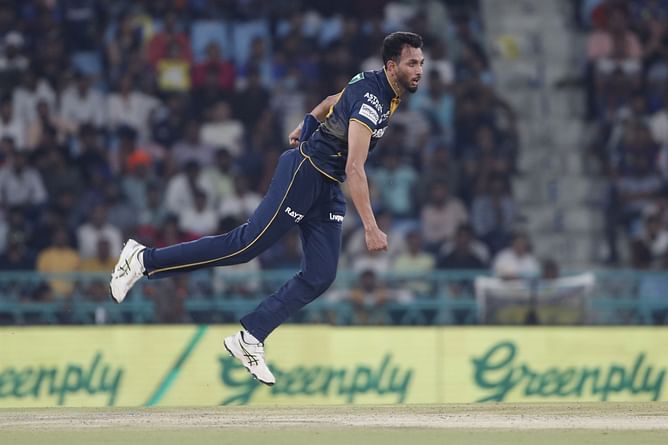 Prasidh Krishna pulls off spectacular reflex catch with nonchalant ease to dismiss Ramandeep Singh in KKR vs GT IPL 2025 match [Watch]