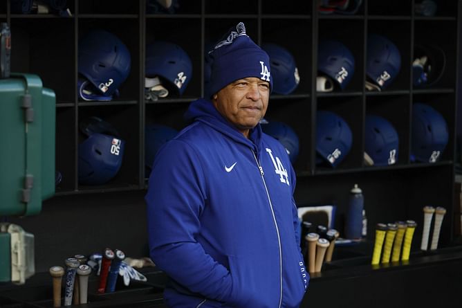 Dodgers fans lash out at Dave Roberts for nearly costing game vs Marlins