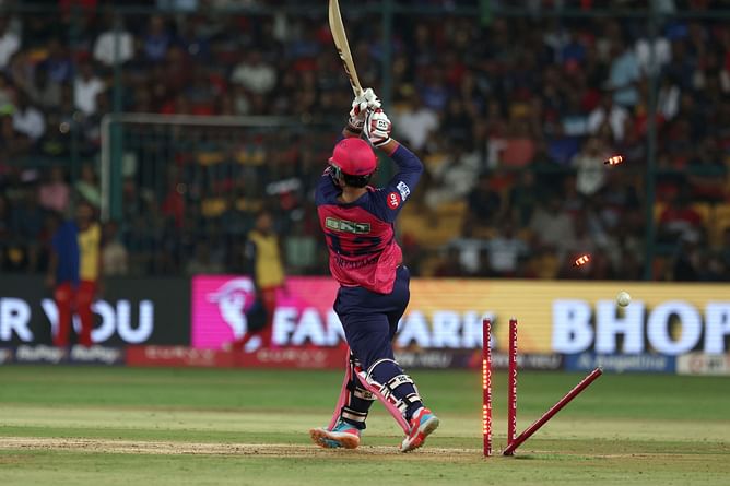 Bhuvneshwar Kumar knocks over Vaibhav Suryavanshi for 16 immediately after being slammed for six in RCB vs RR IPL 2025 match [Watch]