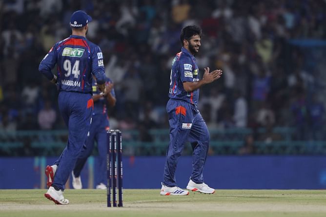 IPL 2025: Predicting 3 players who could pick up the most wickets in today’s KKR vs LSG match ft. Shardul Thakur