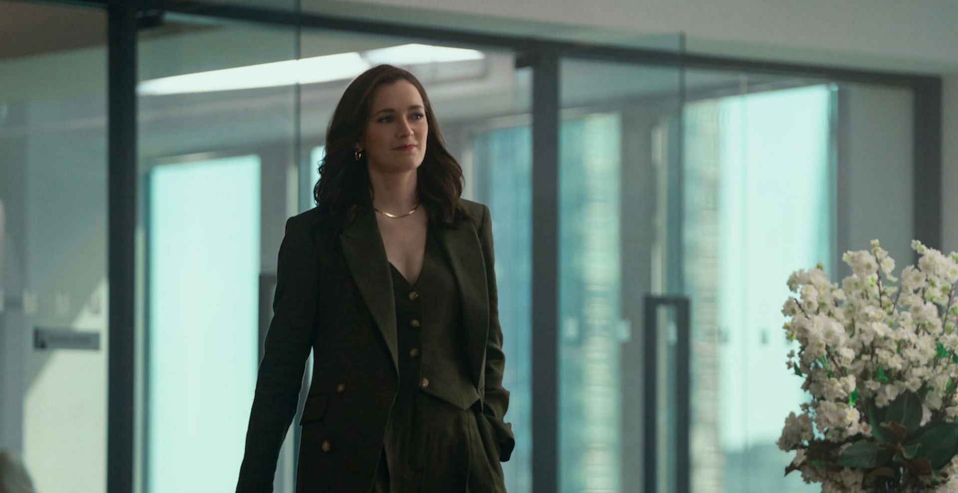 Charlotte Ritchie as Kate Lockwood in You season 5 (Image via Netflix)