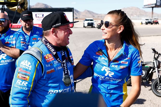Leah Pruett drops 2-word reaction as she gushes over husband Tony Stewart and son Dominic