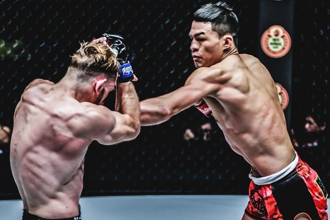 FREE FULL FIGHT: Saemapetch throws in his entire arsenal in Muay Thai barnburner vs. Ognjen Topic in Manila