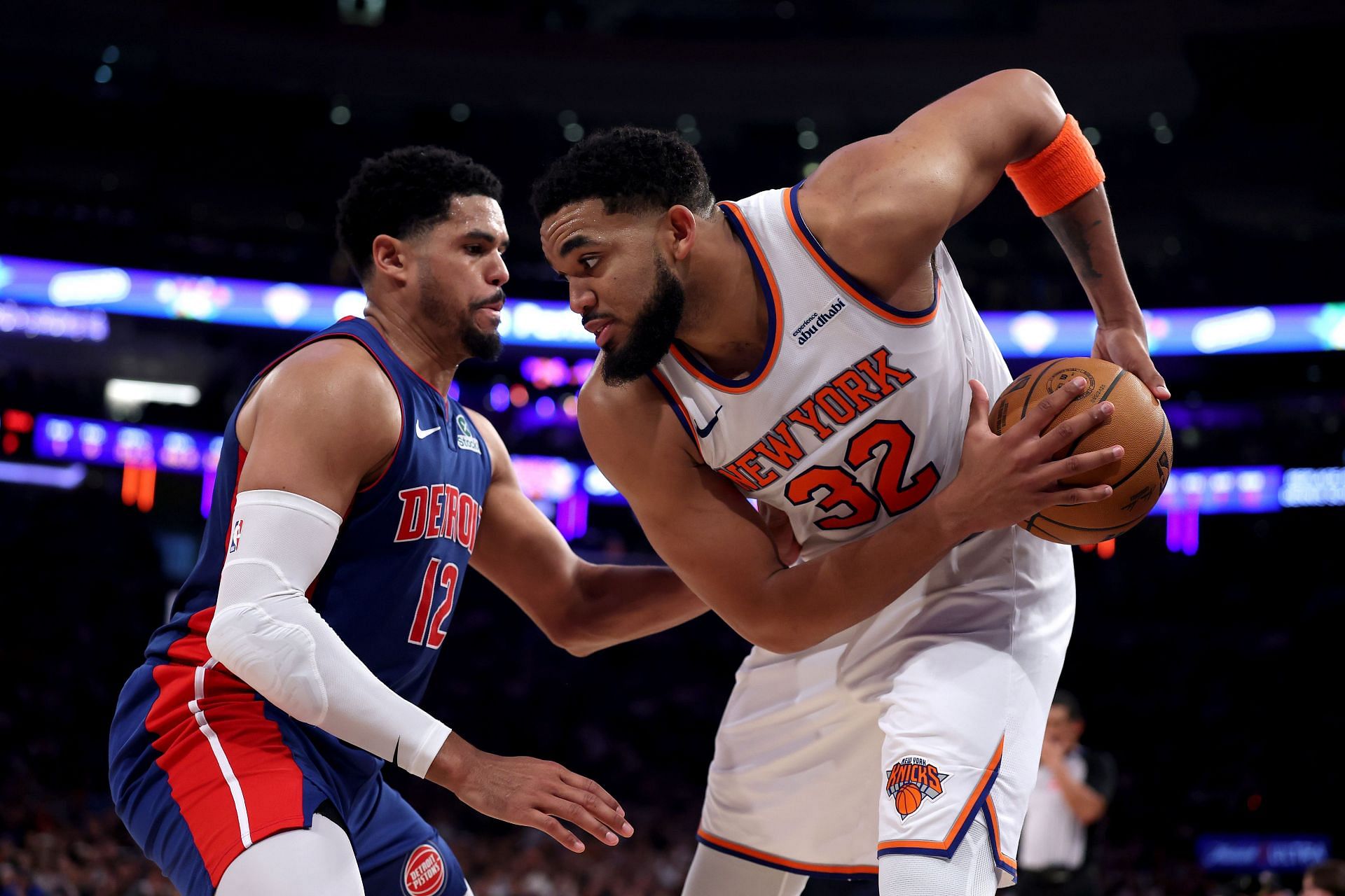 Knicks fans mock Pistons as 21-0 run leads to Game 1 collapse.  -- Photo by GETTY