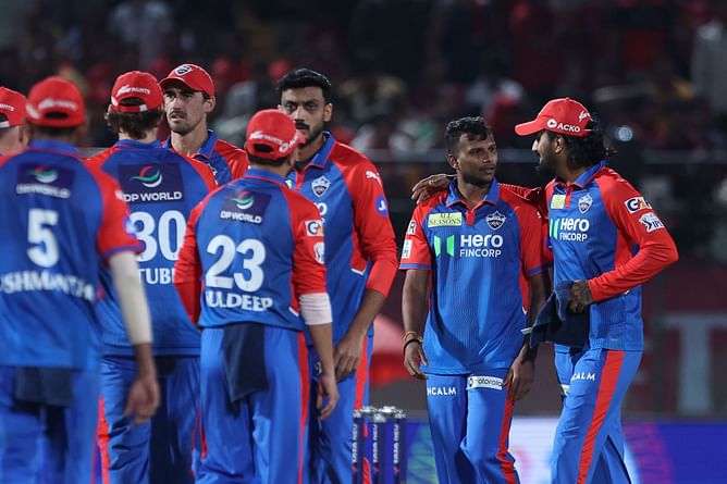 IPL 2025: पाकिस्तान से टेंशन के बीच BCCI ने लिया बड़ा फैसला, मैच रद्द होते ही खिलाड़ियों के लिए हुआ स्पेशल ट्रेन का इंतजाम!