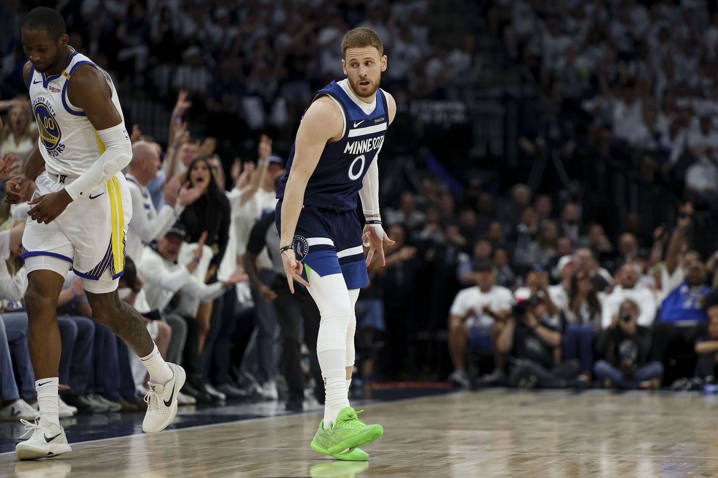 How much is Donte DiVincenzo's Contract?