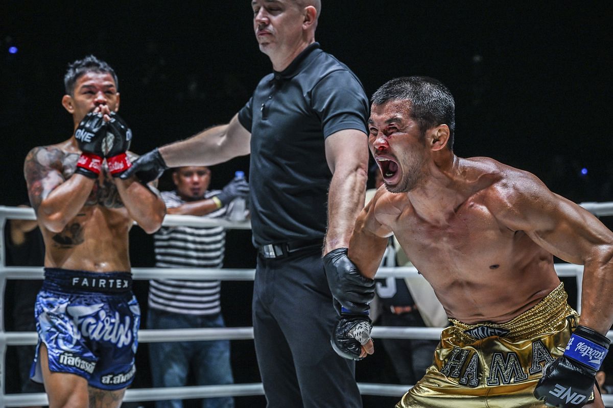 (From left to right) Kongthoranee, Referee Olivier Coste, Nong-O Hama [Photo via ONE Championship]