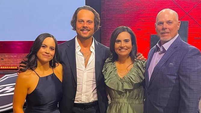 Auston Matthews' sister Alexandria jumps on viral '6 pics before April ends' social media trend