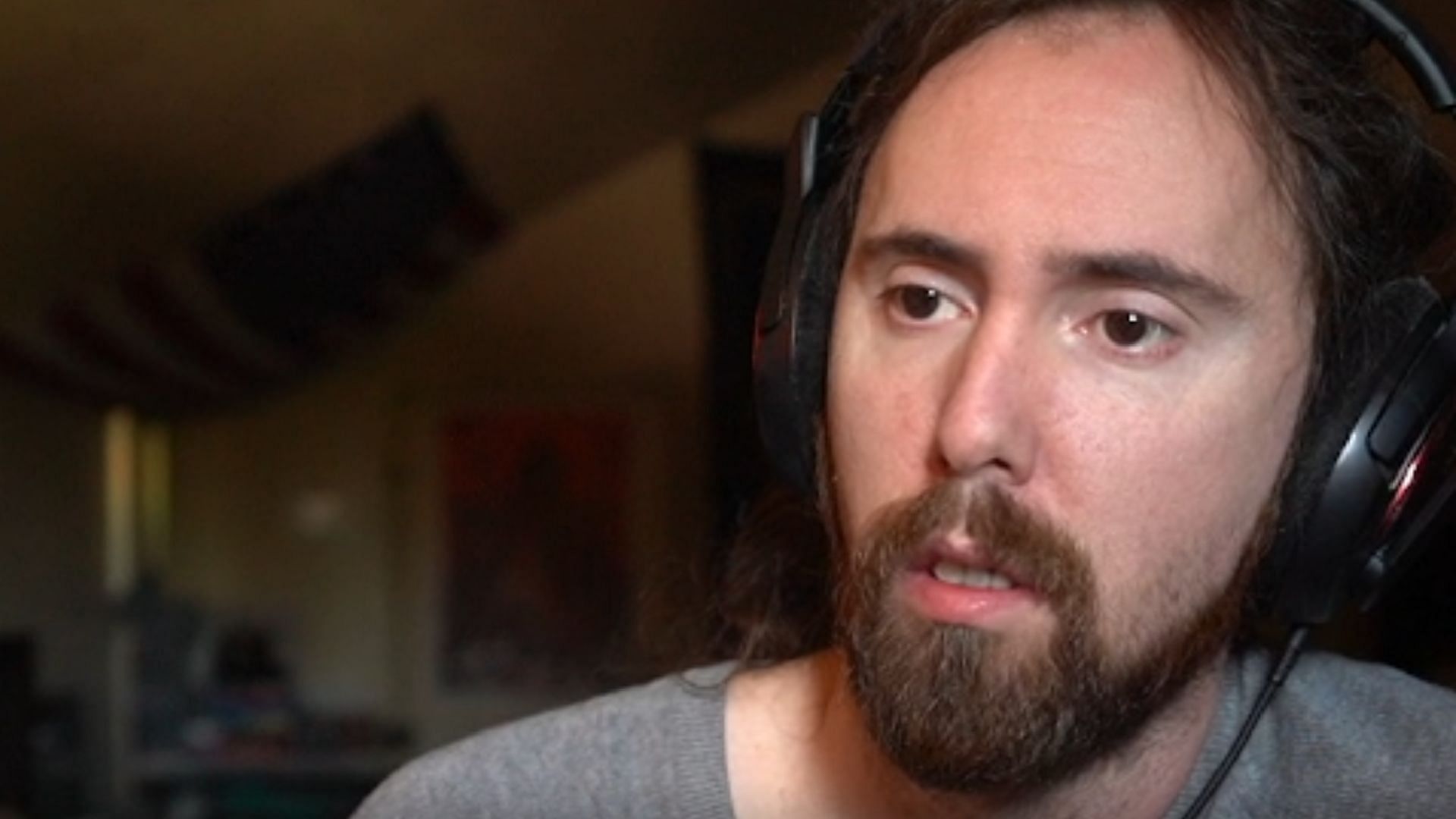 Asmongold has rejected the idea of debating with HasanAbi live (Image via zackrawrr/Twitch)
