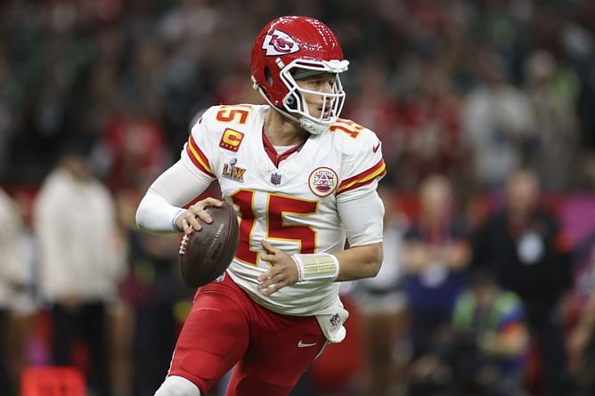 3x SB champ Patrick Mahomes goes big with massive surprise for 15 high school football programs