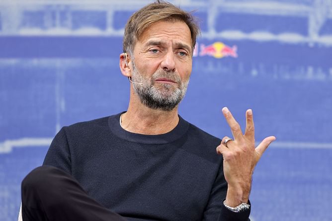 "What you think is wrong" - Jurgen Klopp slams Liverpool fans for booing Trent Alexander-Arnold