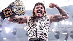 Dominik Mysterio reacts to Saturday Night's Main Event botch; takes shot at WWE Hall of Famer