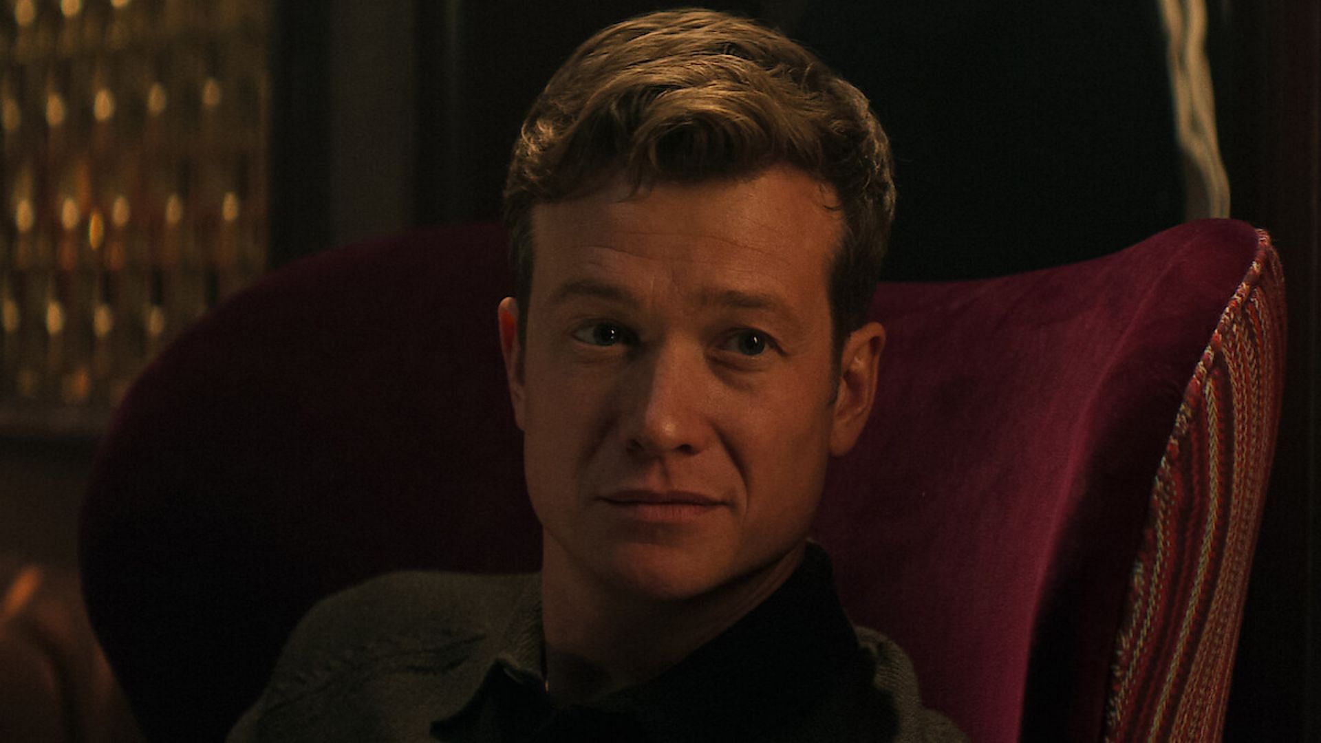Speelers plays Rhys (Image via Netflix)