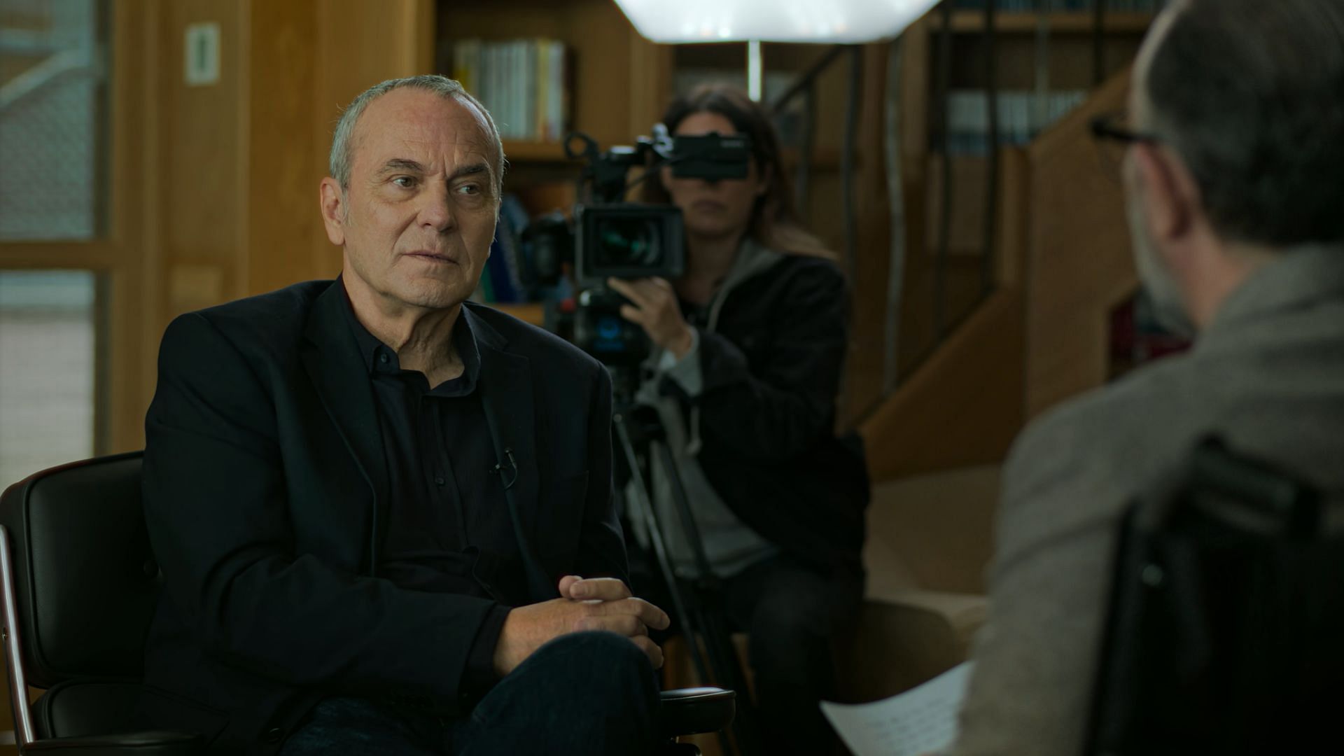 Rotten Legacy ending explained: Does Lara publish the scandalous interview? (Image via Netflix)