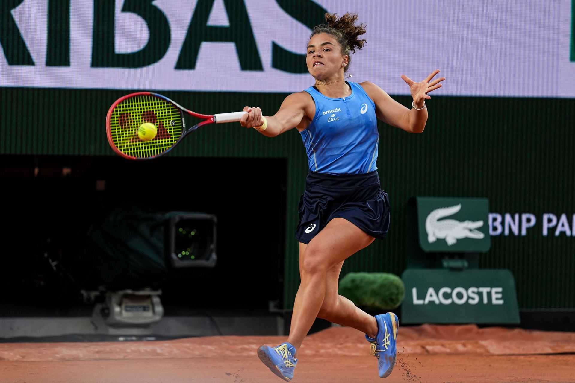Paolini plays a forehand at the 2025 French Open - Day One - Source: Getty