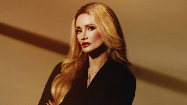 Holly Madison hosts Playboy Murders season 3 (Image via Apple TV) 