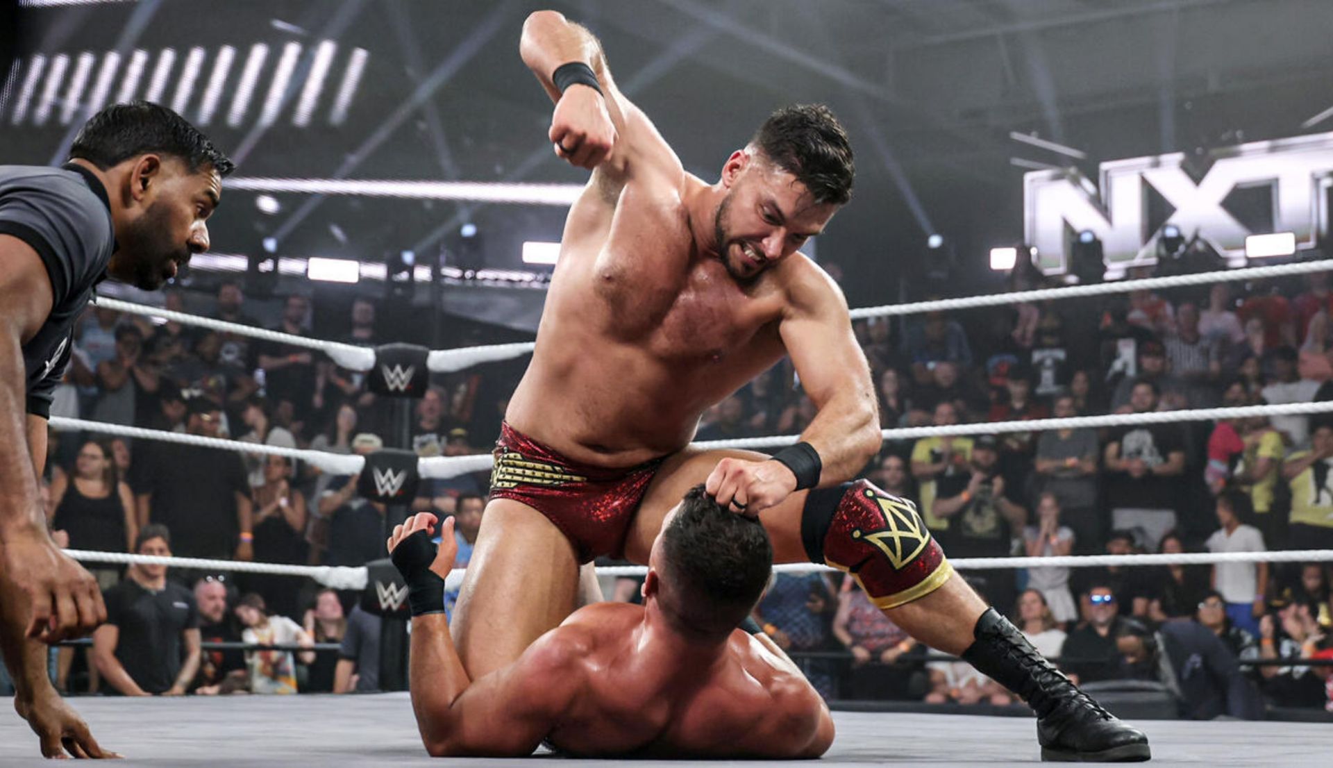WWE NXT में कट्टर दुश्मनों ने की सारी हदें पार, खतरनाक मैच में फेमस रेसलर ने जीती चैंपियनशिप