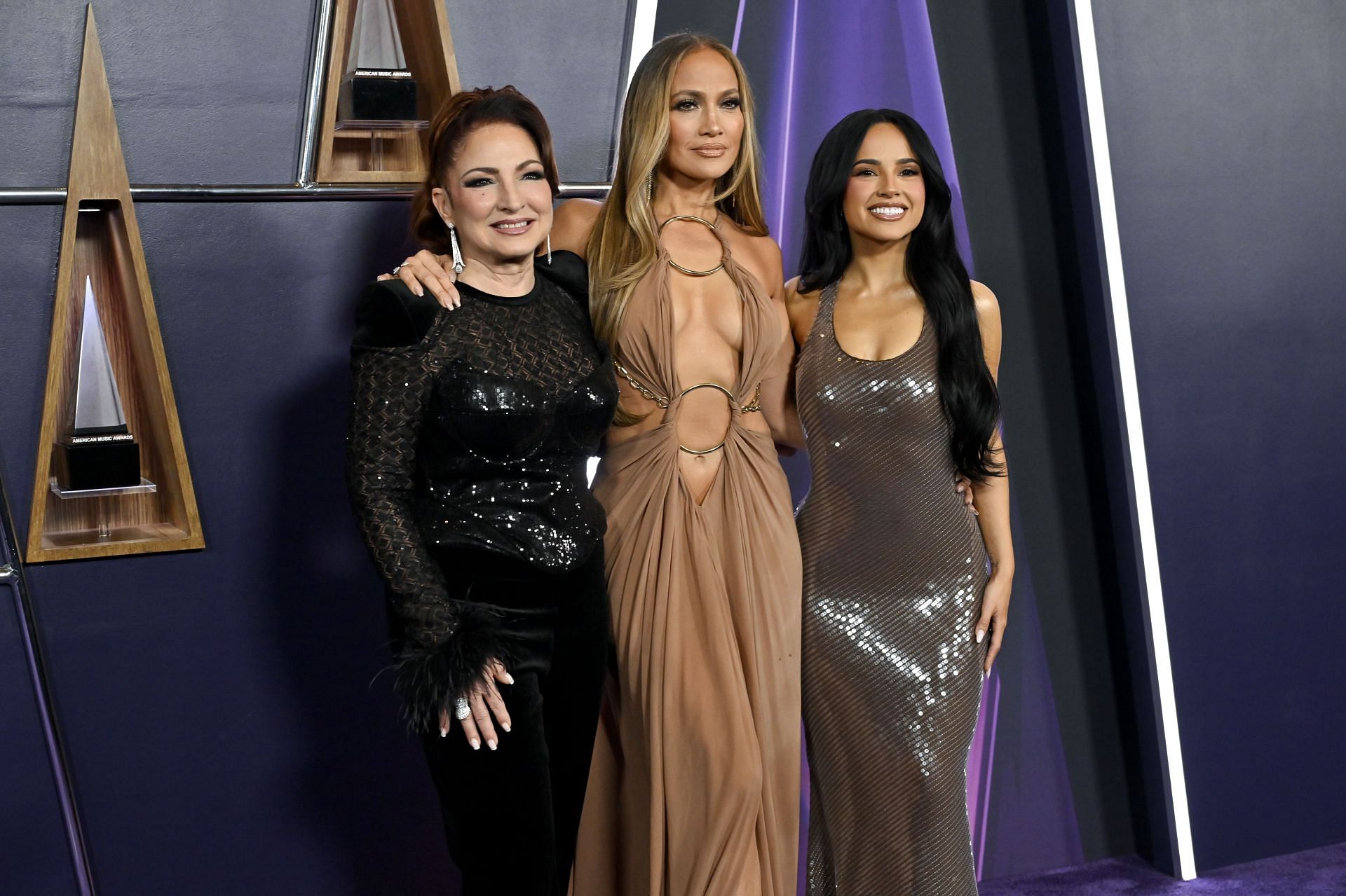 2025 American Music Awards - Winners Walk - Source: Getty