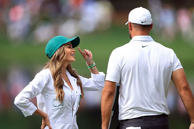 Jena Sims sends husband Brooks Koepka a 3-word message while enjoying on a speedboat