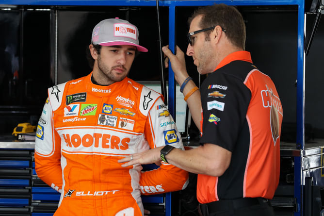 NASCAR spotter sends clear warning to Chase Elliott fans desiring “f***ing good” Alan Gustafson’s sacking