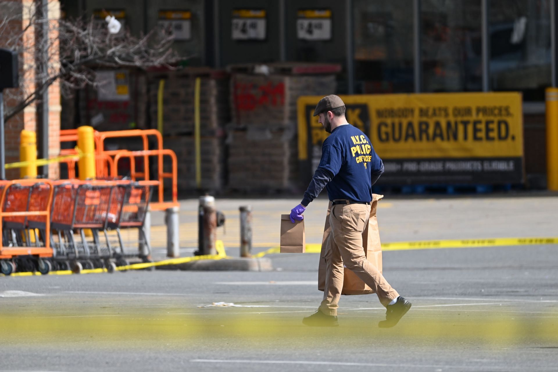 Suspect dead in police-involved shooting in Staten Island, New York - Source: Getty
