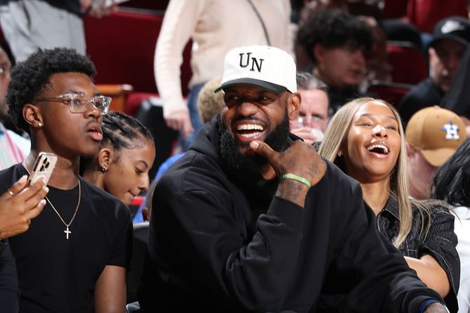 NBA insider ties LeBron James' looming retirement to Bryce James' potential NBA draft