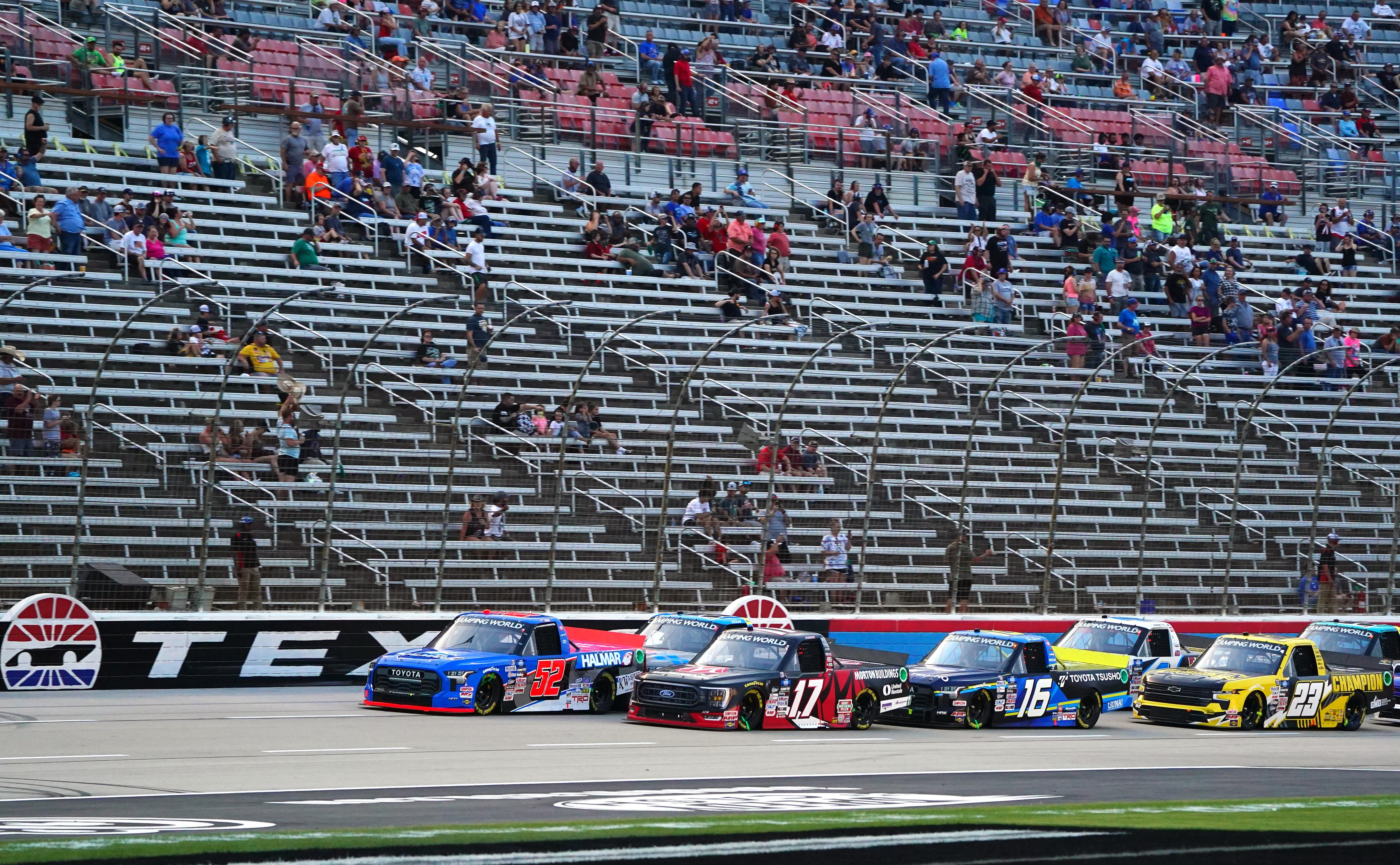 NASCAR: Truck Series SpeedyCash.com 220 - Source: Imagn