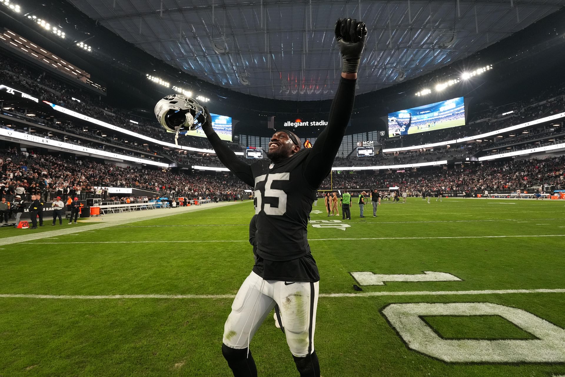 Previous Las Vegas Raiders Chandler Jones - Source: Imagn